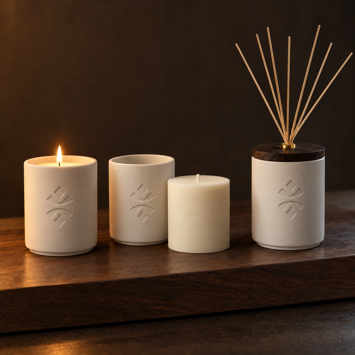 The MADOO porcelain vessel as a candle, as a refill and as a reed diffuser with the Wenge Wood Lid.